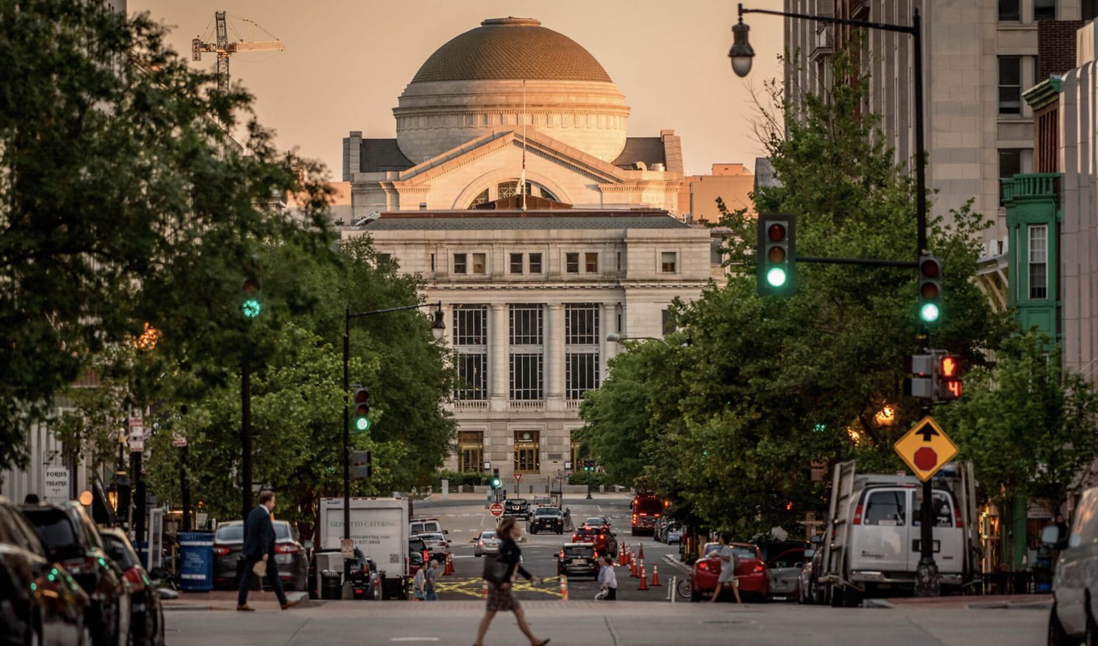Image of the Smithsonian Museum of Natural Art, near the 1500 K Street DC office space