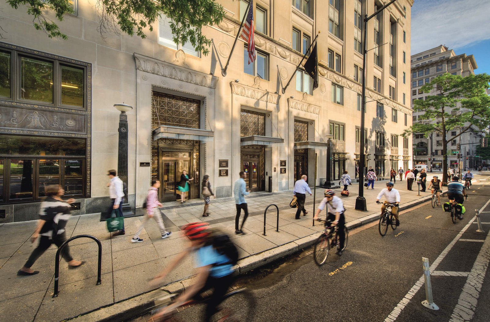 Image of the 15th Street Entrance to the 1500 K Street downtown DC office space